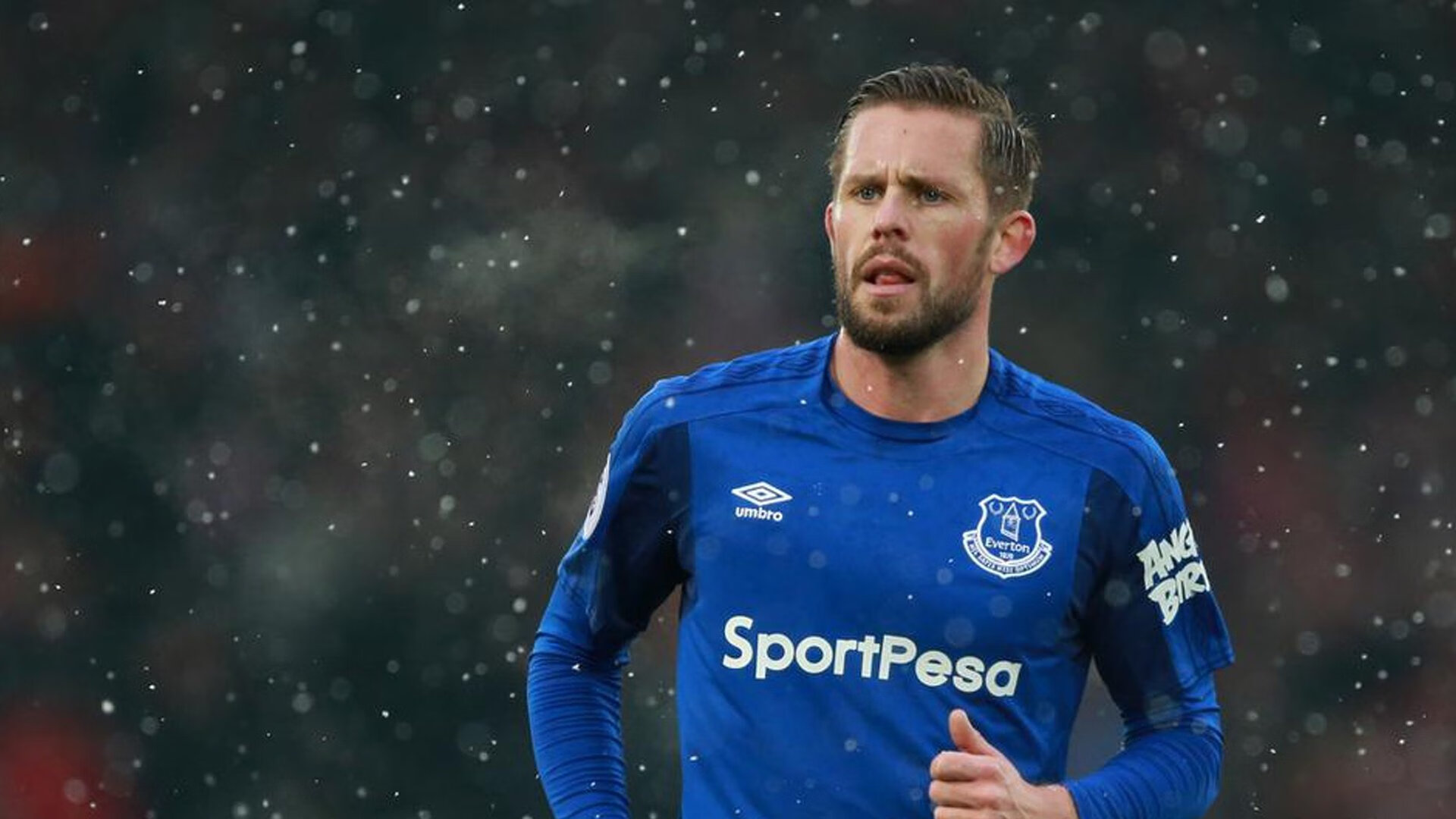 JackeyLove爆冷击败独行侠,赛况扑朔迷离引爆全场!